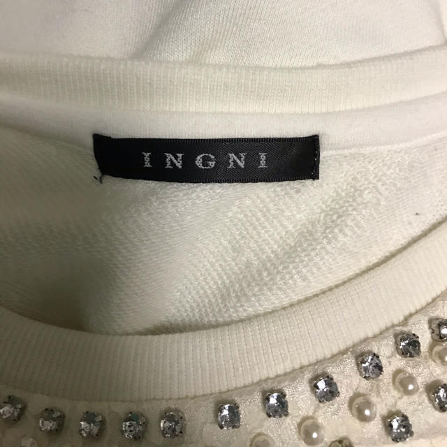 INGNI(イング)のレディース  半袖　トップス　ビジュー付き　M レディースのトップス(カットソー(半袖/袖なし))の商品写真