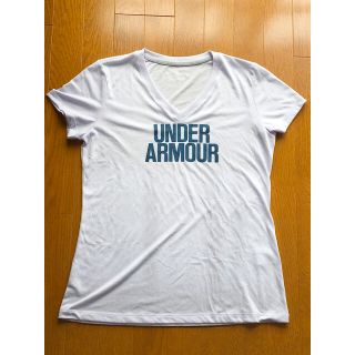 アンダーアーマー(UNDER ARMOUR)のアンダーアーマーのVネックTシャツ　ラベンダー　レディース(ヨガ)