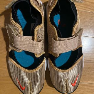 ナイキ(NIKE)のNIKE エアリフト　25㎝　ゴールド(スニーカー)