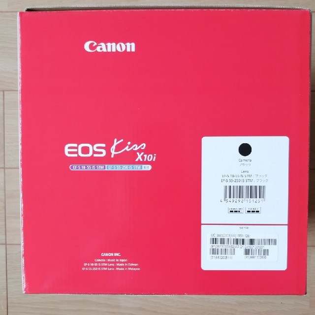 Canon(キヤノン)のCanon EOS Kiss X10i ダブルズームキット ブラック スマホ/家電/カメラのカメラ(デジタル一眼)の商品写真