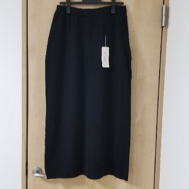 Belluna(ベルーナ)の【新品　タグ付き】スカート　黒 レディースのスカート(ロングスカート)の商品写真