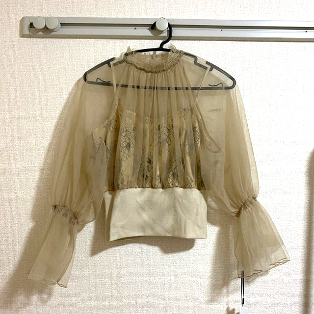 Lily Brown❤︎チュールトップス www.mediacommerce.ec