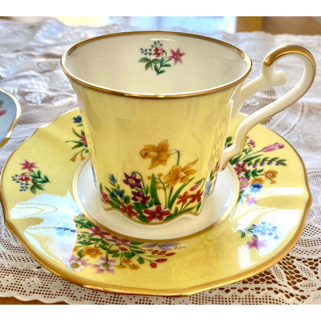 Noritake(ノリタケ)のNoritake ノリタケ  カップ&ソーサー  ペア インテリア/住まい/日用品のキッチン/食器(グラス/カップ)の商品写真