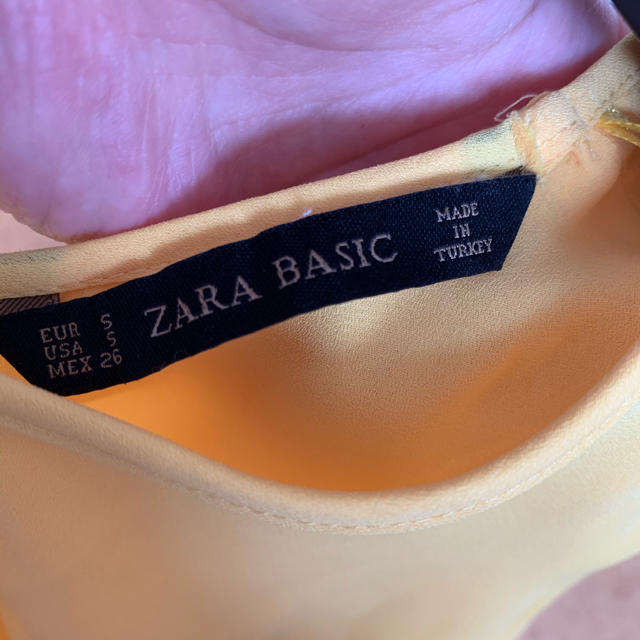 ZARA(ザラ)のZARA イエロー　ブラウス レディースのトップス(シャツ/ブラウス(半袖/袖なし))の商品写真