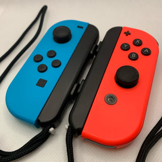 ニンテンドースイッチ(Nintendo Switch)のニンテンドースイッチ ジョイコン　スティック新品　左右ストラップ付き(その他)