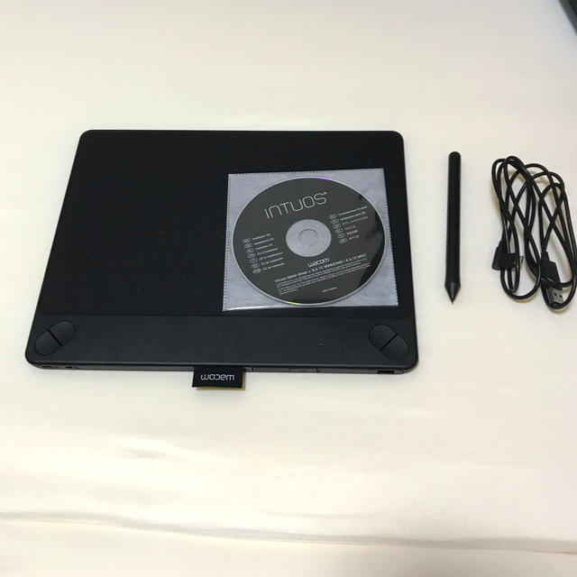 Wacom(ワコム)のwacom intuos art スマホ/家電/カメラのPC/タブレット(PC周辺機器)の商品写真