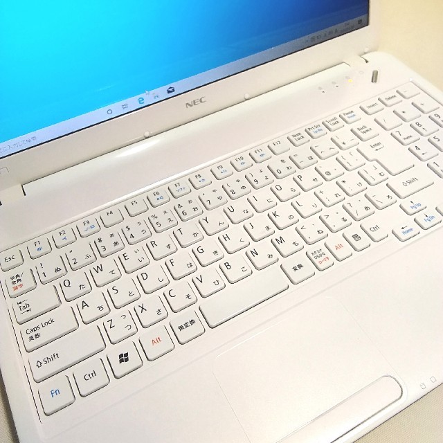 NEC ノートパソコン/ホワイト色 Win10 ブルーレイ Corei5 3