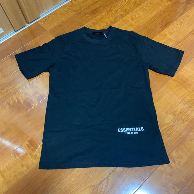 FEAR OF GOD(フィアオブゴッド)のエッセンシャルズ メンズのトップス(Tシャツ/カットソー(半袖/袖なし))の商品写真