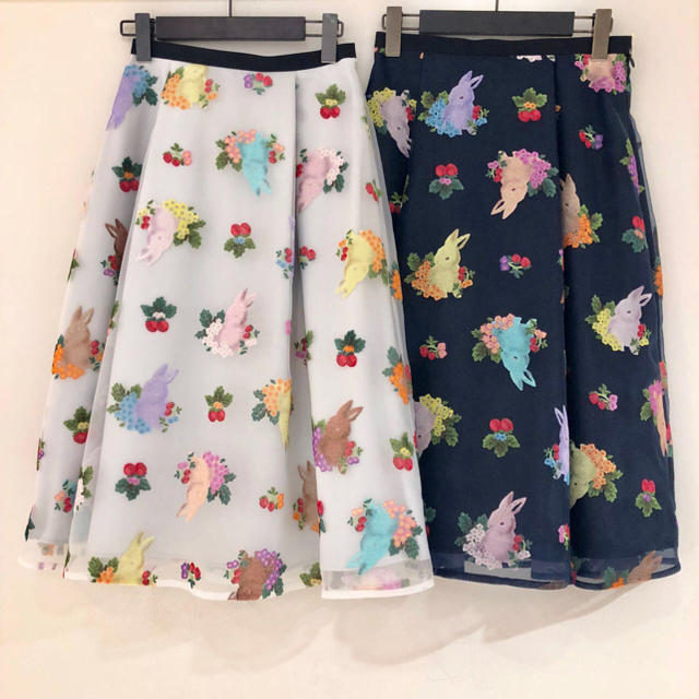 新品タグ付き> franche lippee ペイントスカート うさぎ 人気沸騰