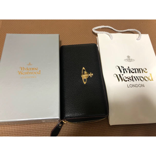 Vivienne Westwood(ヴィヴィアンウエストウッド)のィヴィアンウエストウッド 長財布　（袋、タグ付き） レディースのファッション小物(財布)の商品写真