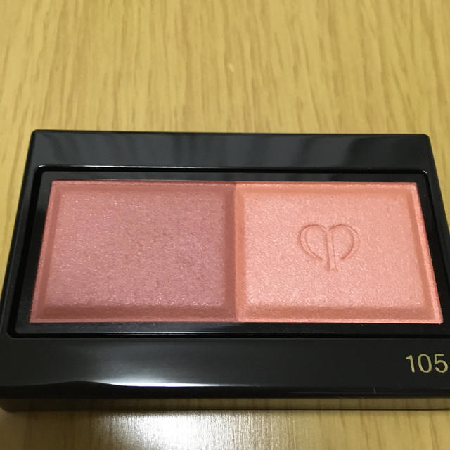 SHISEIDO (資生堂)(シセイドウ)の値下げしました　未使用　クレドポーボーテ　ブラッシュデュオプードル　105 コスメ/美容のベースメイク/化粧品(チーク)の商品写真