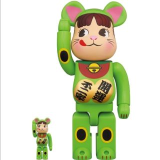 フジヤ(不二家)の不二家　BE@RBRICK ベアブリック 招き猫 ペコちゃん 蛍光グリーン (その他)