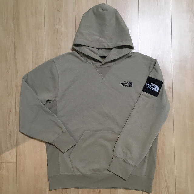 THE NORTH FACE(ザノースフェイス)の美品 ノースフェイス スクエアロゴフーディー パーカー メンズのトップス(パーカー)の商品写真