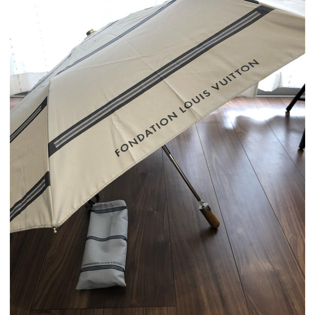 LOUIS VUITTON(ルイヴィトン)のお値下げしました　新品　ルイヴィトン　折りたたみ傘 レディースのファッション小物(傘)の商品写真