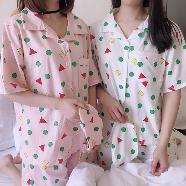 クレヨンしんちゃんパジャマ　ピンク　サイズＭ レディースのルームウェア/パジャマ(パジャマ)の商品写真
