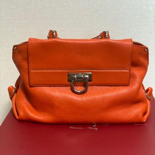 フェラガモ(Ferragamo)の美品　早い者勝ち　フェラガモ　バック　ハンドバッグ　ショルダー(ハンドバッグ)