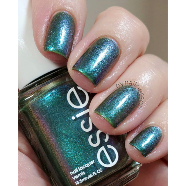 送料無料❤︎essie（エッシー）766　ユードゥブルー