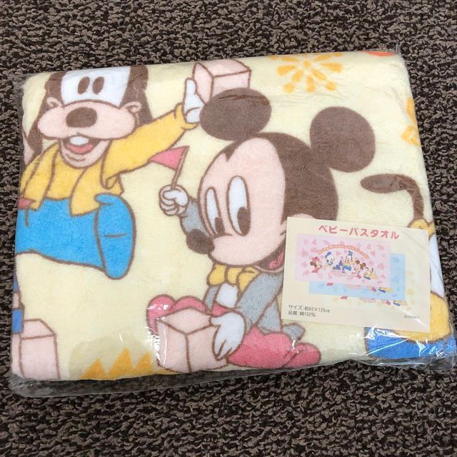 Disney(ディズニー)の【新品未開封】ディズニー　バスタオル インテリア/住まい/日用品の日用品/生活雑貨/旅行(タオル/バス用品)の商品写真