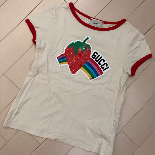 Gucci(グッチ)のGUCCI Tシャツ　6 キッズ/ベビー/マタニティのキッズ服女の子用(90cm~)(Tシャツ/カットソー)の商品写真