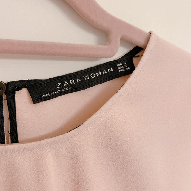ZARA(ザラ)のZARA 袖フリル付きトップス　ピンク レディースのトップス(カットソー(半袖/袖なし))の商品写真