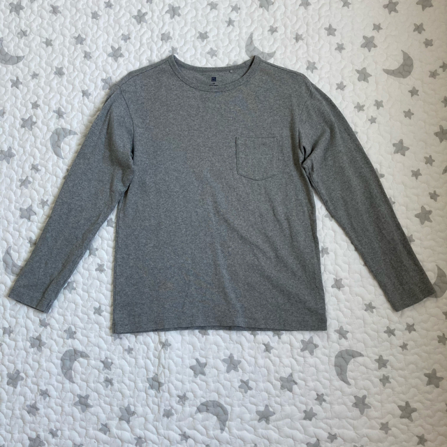 UNIQLO(ユニクロ)のUNIQLO 無地ロングTシャツ　サイズ150 キッズ/ベビー/マタニティのキッズ服男の子用(90cm~)(Tシャツ/カットソー)の商品写真