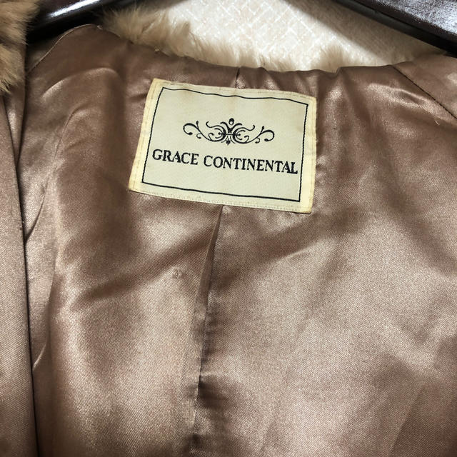 GRACE CONTINENTAL(グレースコンチネンタル)のグレースコンチネンタル　ファーコート レディースのジャケット/アウター(毛皮/ファーコート)の商品写真