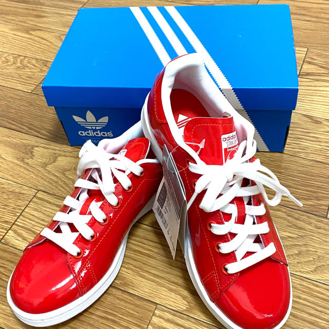 新品　adidas アディダスレディーススニーカー