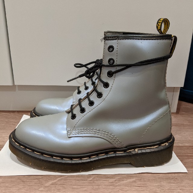 レザー使用回数新品 Dr.Martens 英国製 ブーツ デッドストック 未使用 8ホール