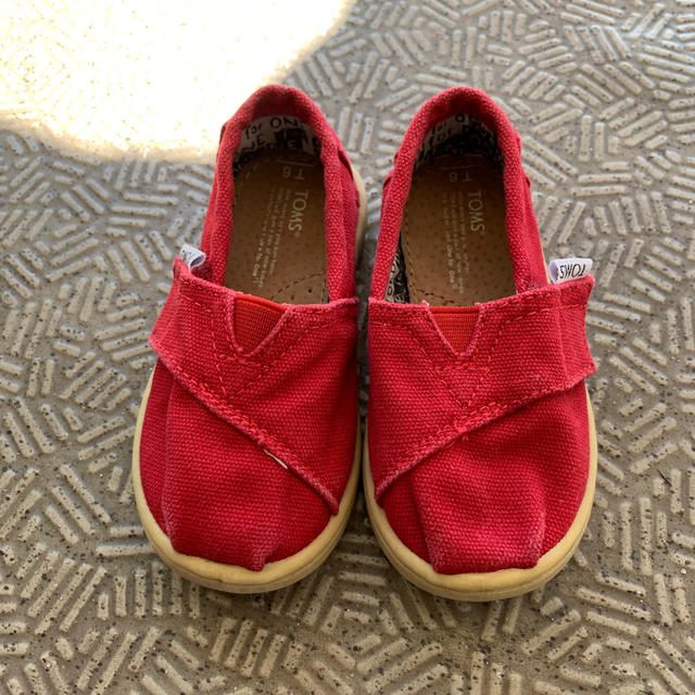 TOMS(トムズ)のTOMS スリッポン キッズ/ベビー/マタニティのベビー靴/シューズ(~14cm)(スリッポン)の商品写真