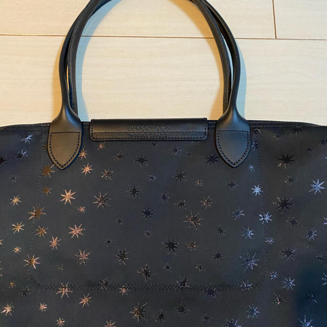 LONGCHAMP(ロンシャン)の♡新品未使用♡Longchamp肩がけトートS 限定星柄ブラック レディースのバッグ(トートバッグ)の商品写真