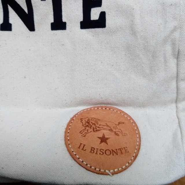 IL BISONTE(イルビゾンテ)の未使用品　イルビゾンテ　2wayトートバック　ブレスレット付き　 レディースのバッグ(トートバッグ)の商品写真