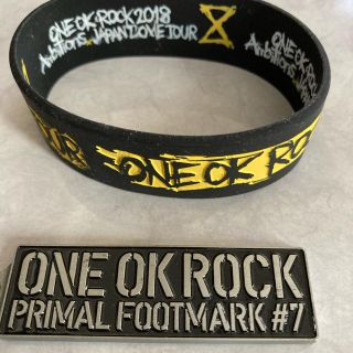 ワンオクロック(ONE OK ROCK)のONE OK ROCK キーホルダーとリストバンド(ポップス/ロック(邦楽))