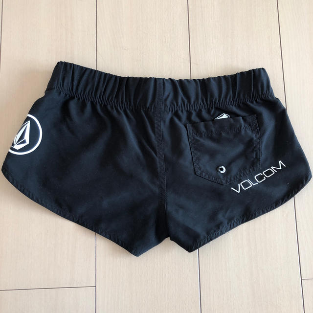 volcom(ボルコム)のボルコム　サーフパンツ　黒　サイズXS レディースの水着/浴衣(水着)の商品写真
