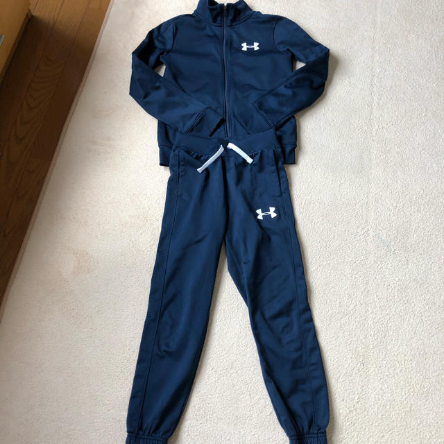 UNDER ARMOUR(アンダーアーマー)のアンダーアーマー  ジャージ　130  キッズ/ベビー/マタニティのキッズ服男の子用(90cm~)(その他)の商品写真