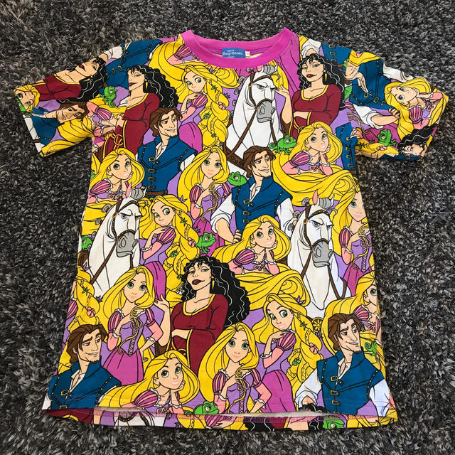 Disney(ディズニー)の美品　ディズニーTシャツ　Sサイズ　ラプンツェル レディースのトップス(Tシャツ(半袖/袖なし))の商品写真