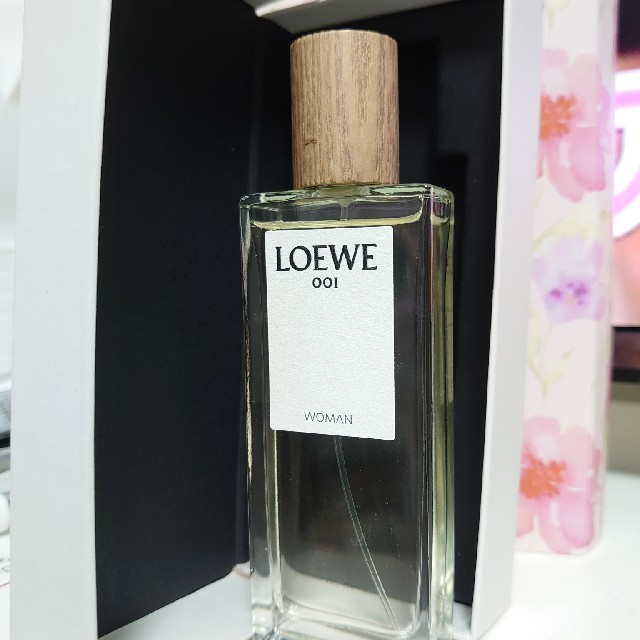 ★未使用・送料無料　LOEWE　001 ウーマン オードゥ パルファン 50ml