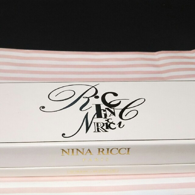 NINA RICCI(ニナリッチ)の【新品・未使用】NINA RICCI 香水５点セット・箱付き コスメ/美容の香水(香水(女性用))の商品写真