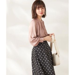 ナチュラルクチュール(natural couture)のまーちゃ様専用　natural couture とろみサテンパールブラウス(シャツ/ブラウス(長袖/七分))