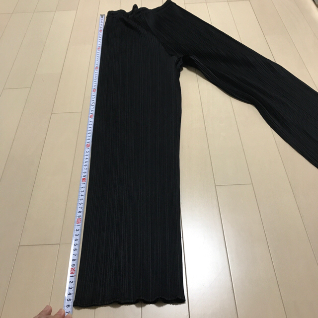 PLEATS PLEASE ISSEY MIYAKE(プリーツプリーズイッセイミヤケ)のPLEATS  PLEATSE イッセミヤケ レディースのパンツ(カジュアルパンツ)の商品写真