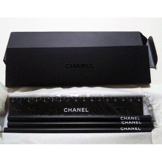 シャネル(CHANEL)の【未使用】シャネル★ペンシルケース+鉛筆3本+ものさし★筆記用具セット★筆箱(ペンケース/筆箱)