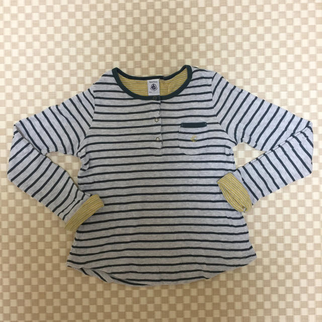 PETIT BATEAU(プチバトー)のプチバトー オーバーオールとカットソー キッズ/ベビー/マタニティのキッズ服男の子用(90cm~)(パンツ/スパッツ)の商品写真