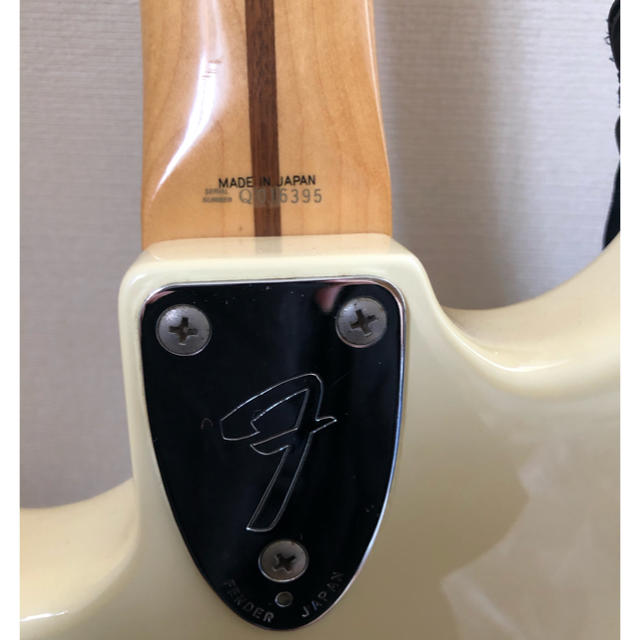 fender ストラトキャスター クリーム色