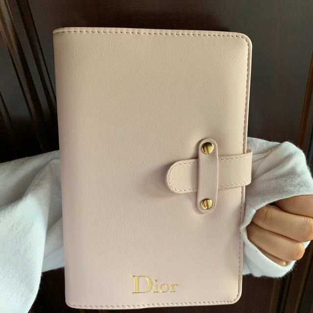 Dior(ディオール)のDior ノート 専用 インテリア/住まい/日用品の文房具(ノート/メモ帳/ふせん)の商品写真