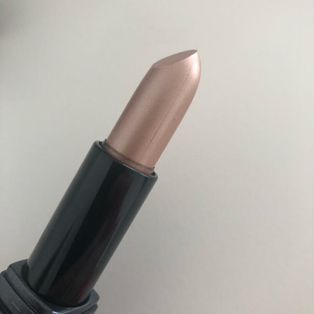 NYX(エヌワイエックス)の新品未使用★NYXブラックレーベルリップスティックCashmere コスメ/美容のベースメイク/化粧品(口紅)の商品写真