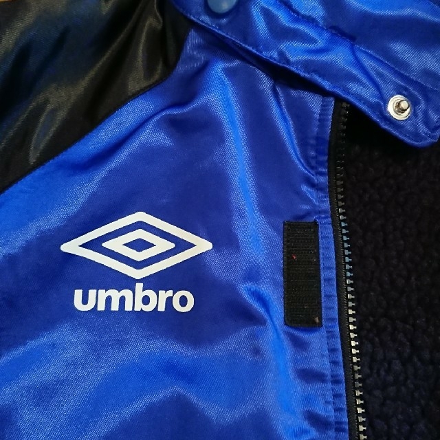 UMBRO(アンブロ)のベンチコート スポーツ/アウトドアのサッカー/フットサル(ウェア)の商品写真