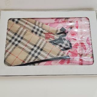 バーバリー(BURBERRY)のBURBERRY　ハンカチ　２枚『新品』　　　バーバリー　ハンカチセット(ハンカチ)