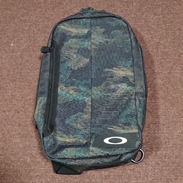 Oakley(オークリー)のヒロちゃんさん専用　OAKLEY ボディバッグ メンズのバッグ(ボディーバッグ)の商品写真