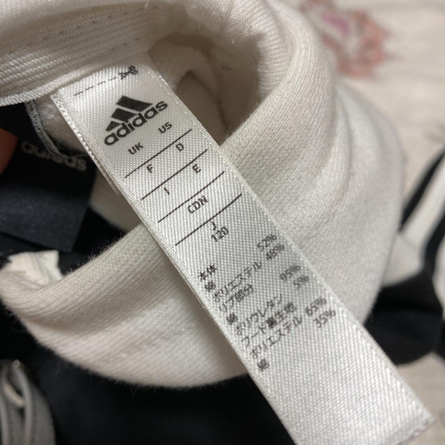 adidas(アディダス)のアディダス　セットアップ　ジャージ　120 キッズ/ベビー/マタニティのキッズ服女の子用(90cm~)(ジャケット/上着)の商品写真