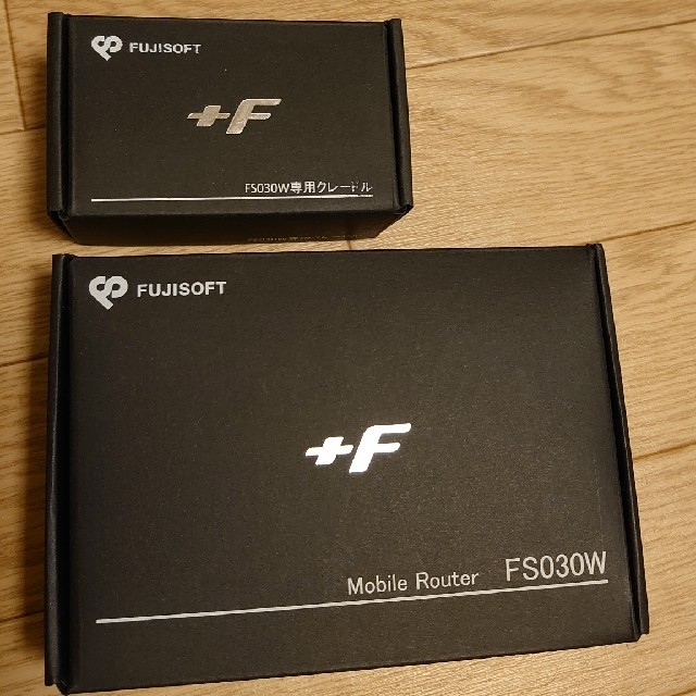 モバイルルーターfs030wと専用クレードルのセット