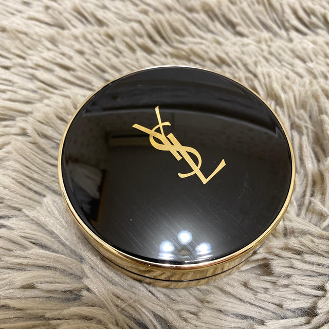 Yves Saint Laurent Beaute(イヴサンローランボーテ)のYSLクッションファンデ　ケースのみ コスメ/美容のベースメイク/化粧品(ファンデーション)の商品写真